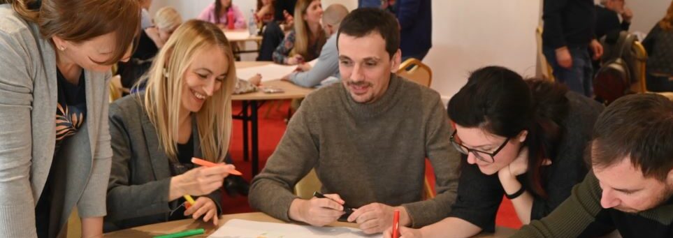 Зајакнување на млади преку нови можности